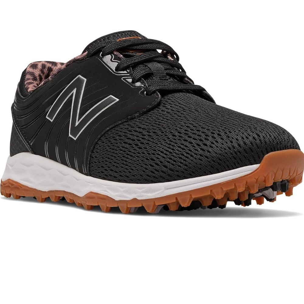 Woman’s New Balance golf shoes. Size 8.5. Good condition.